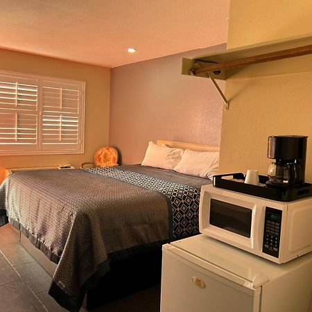 California Inn Hotel And Suites Adelanto Us 395 Ngoại thất bức ảnh