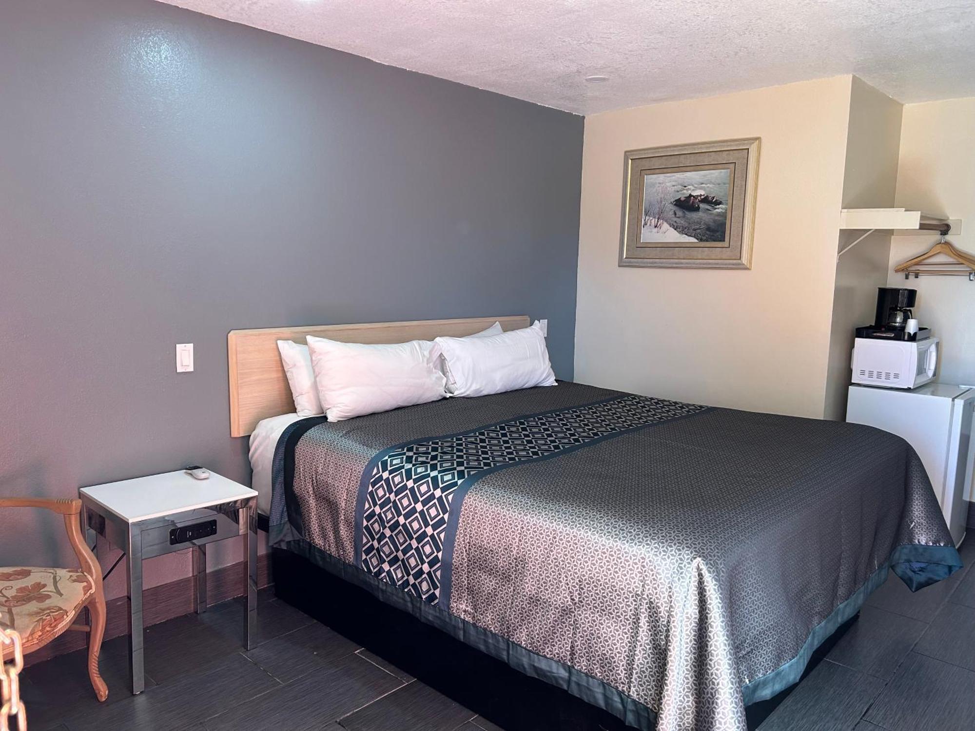 California Inn Hotel And Suites Adelanto Us 395 Ngoại thất bức ảnh