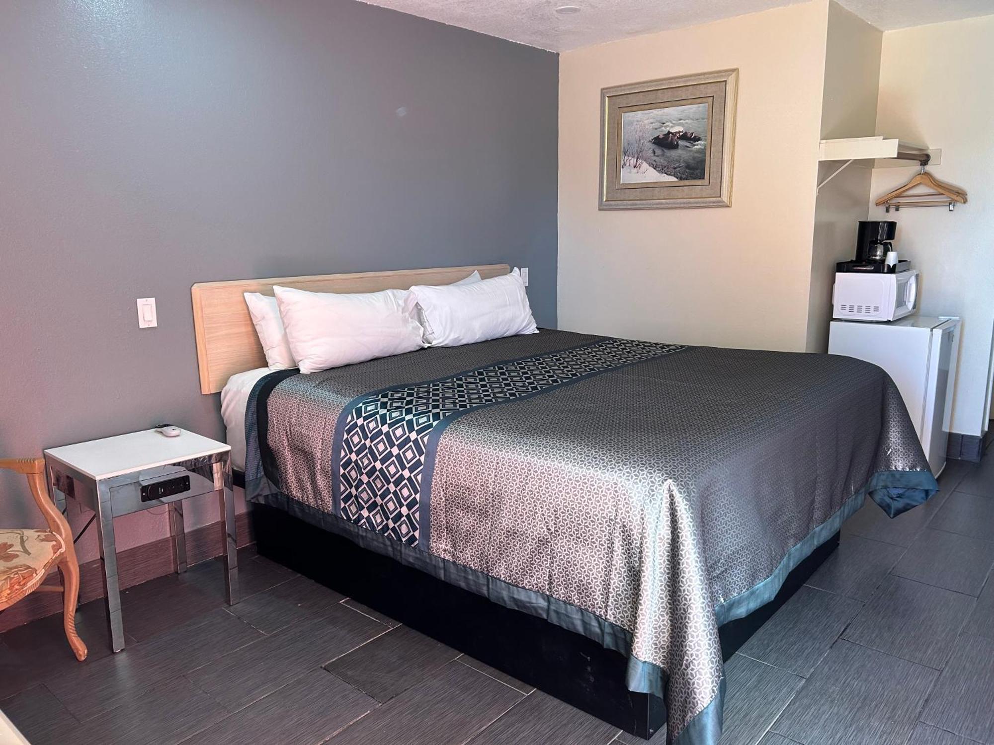 California Inn Hotel And Suites Adelanto Us 395 Ngoại thất bức ảnh
