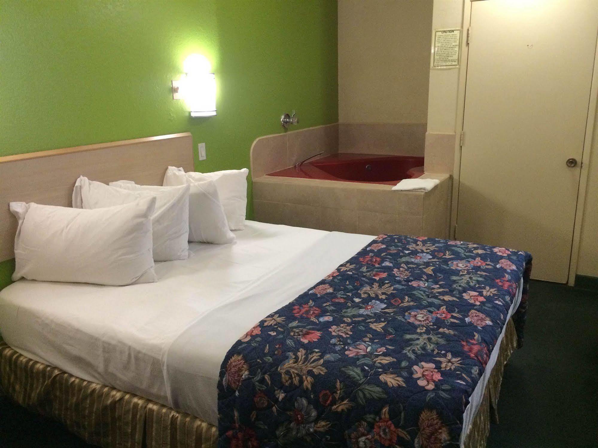California Inn Hotel And Suites Adelanto Us 395 Ngoại thất bức ảnh