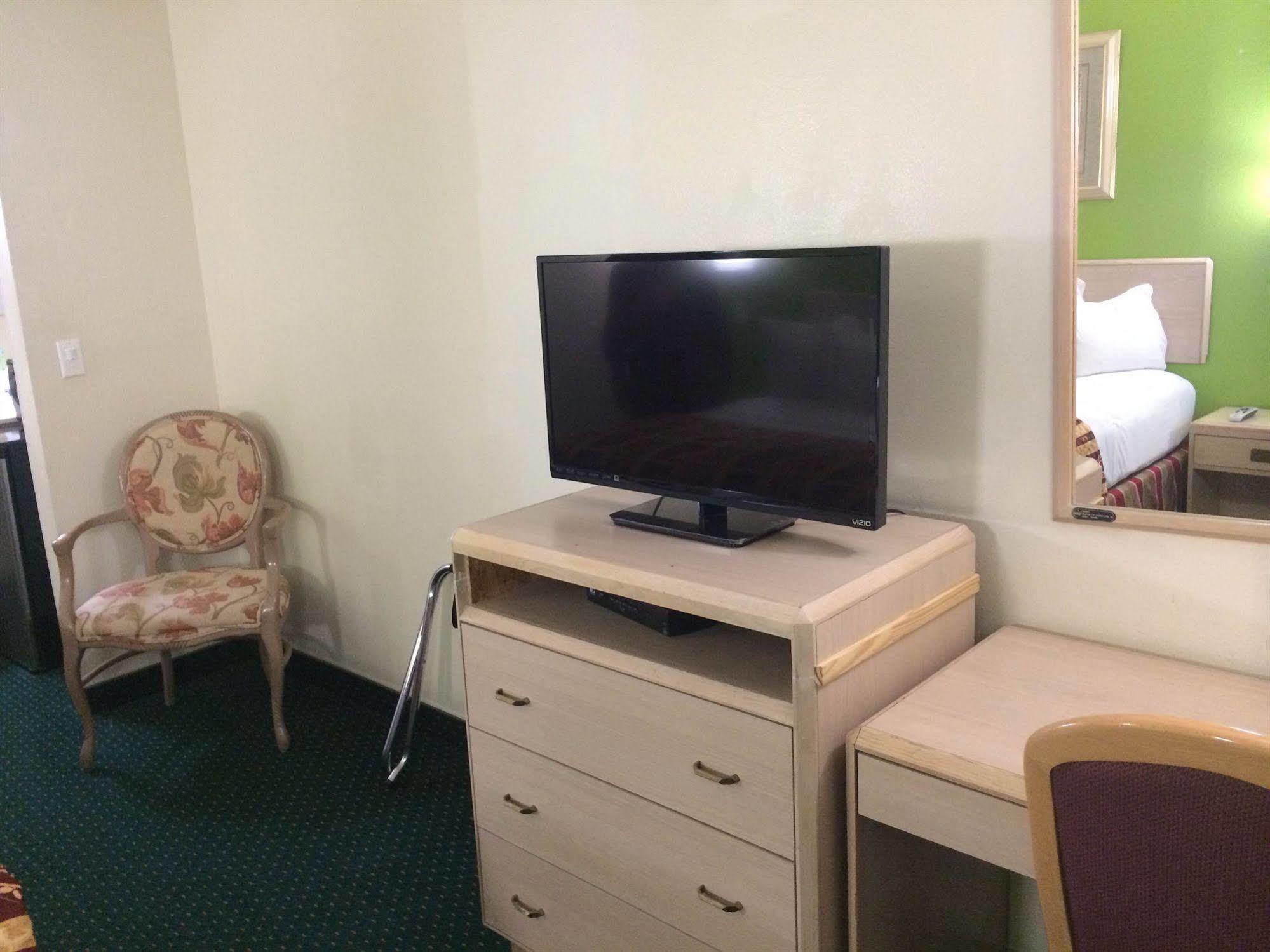California Inn Hotel And Suites Adelanto Us 395 Ngoại thất bức ảnh